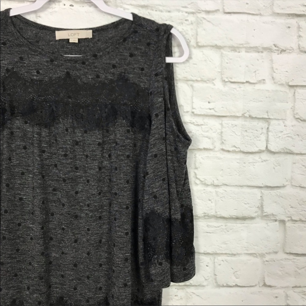 LOFT polka dot cold shoulder top-size M - Picture 2 of 6
